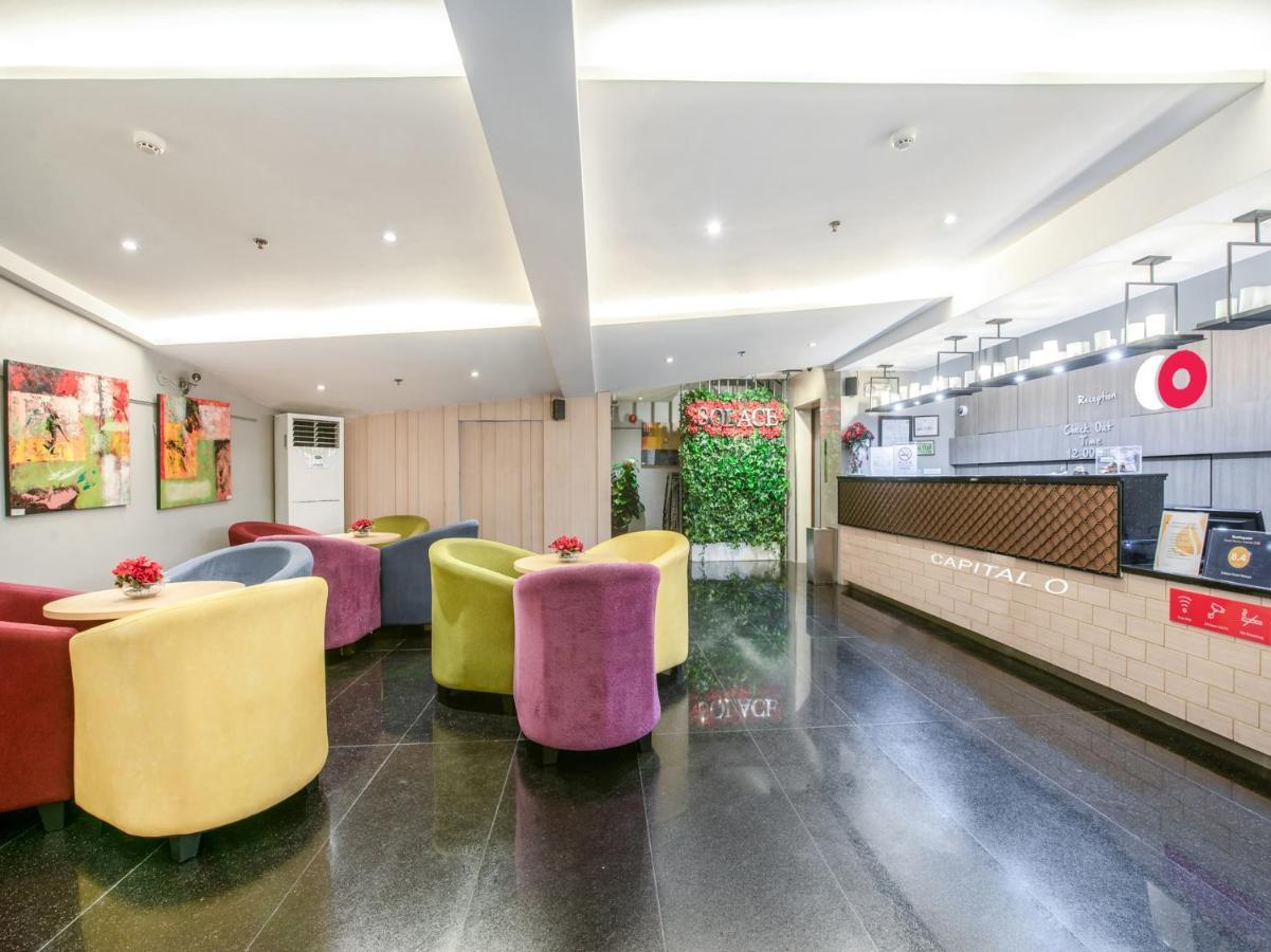 Solace Hotel Makati City Buitenkant foto