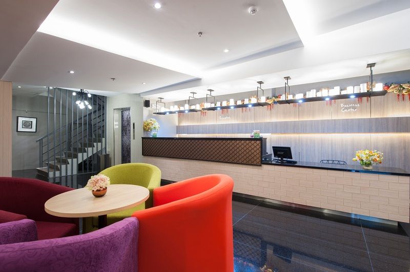 Solace Hotel Makati City Buitenkant foto