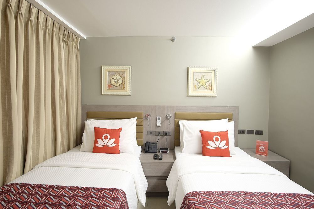 Solace Hotel Makati City Buitenkant foto