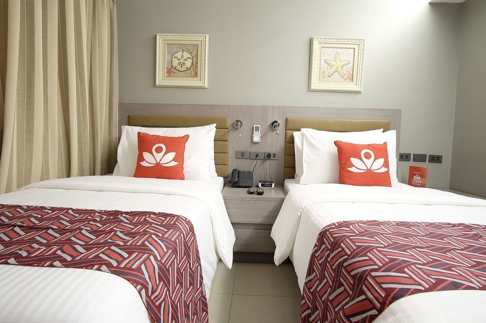 Solace Hotel Makati City Buitenkant foto